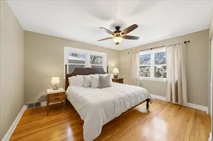 235 Cumnor Ave, Glen Ellyn, IL 60137 - Photo 14
