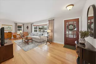 235 Cumnor Ave, Glen Ellyn, IL 60137 - Photo 6