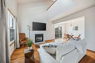 19424 Cypress Dr, Country Club Hills, IL 60478 - Photo 2