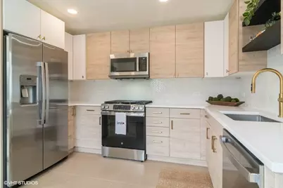 [Address not provided], Libertyville, IL 60048 - Photo 2