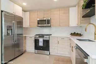 [Address not provided], Libertyville, IL 60048 - Photo 2