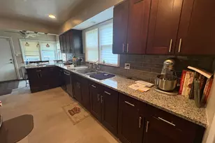 8800 S Merrill Ave, Chicago, IL 60617 - Photo 18