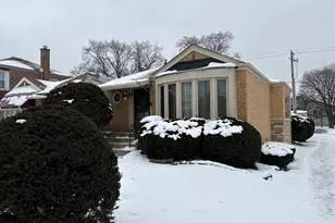 8800 S Merrill Ave, Chicago, IL 60617 - Photo 2