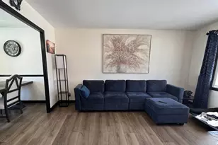 543 Ridge Cir, Streamwood, IL 60107 - Photo 4