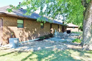 310 Carriage Dr, Morris, IL 60450 - Photo 4