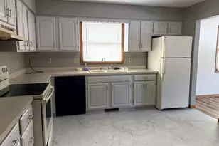 310 Carriage Dr, Morris, IL 60450 - Photo 10