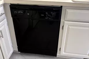 310 Carriage Dr, Morris, IL 60450 - Photo 12