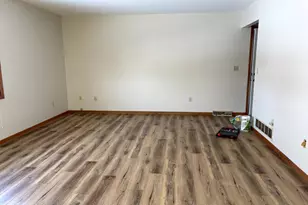 310 Carriage Dr, Morris, IL 60450 - Photo 6