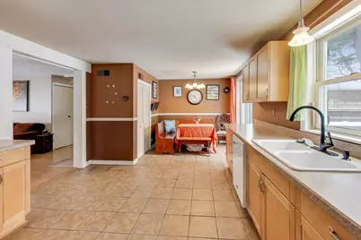 440 W Meadow Avenue, Lombard, IL 60148 - Photo 4