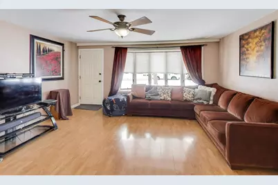 440 W Meadow Avenue, Lombard, IL 60148 - Photo 2