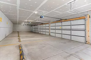 3653 W Barry Ave, Chicago, IL 60618 - Photo 20