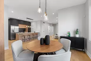 3653 W Barry Ave, Chicago, IL 60618 - Photo 8