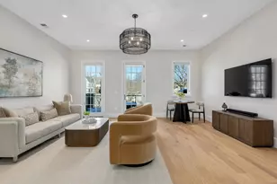 225 Burlington Ave, Clarendon Hills, IL 60514 - Photo 4