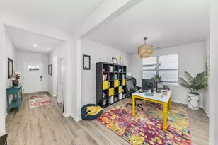 1013 Fitzwilliam Wy, North Aurora, IL 60542 - Photo 4