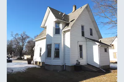 638 Leonard Avenue, Dekalb, IL 60115 - Photo 2