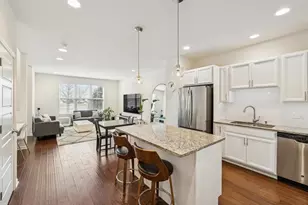 964 Station Blvd, Aurora, IL 60504 - Photo 6