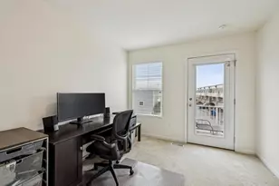 964 Station Blvd, Aurora, IL 60504 - Photo 12