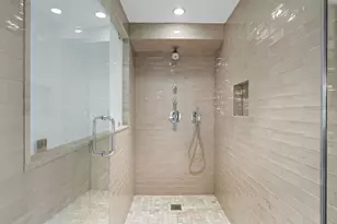 200 E Delaware Pl, Chicago, IL 60611 - Photo 16