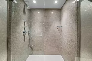 200 E Delaware Pl, Chicago, IL 60611 - Photo 20