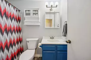 410 W Riverside Dr, Lakemoor, IL 60051 - Photo 12