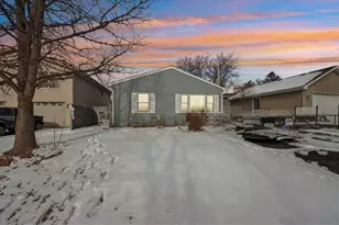 410 W Riverside Dr, Lakemoor, IL 60051 - Photo 1