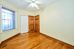 3222 W Warner Ave, Chicago, IL 60618 - Photo 10