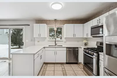 1830 Princeton Court, Gurnee, IL 60031 - Photo 6