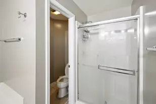 1270 Georgetown Way, Vernon Hills, IL 60061 - Photo 14