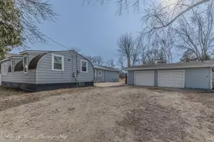 312 E Railroad St, Kingston, IL 60145 - Photo 2