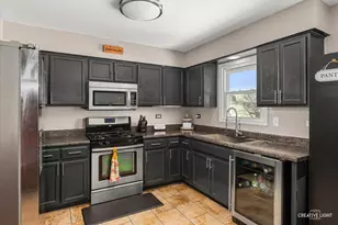 6913 Monmouth Dr, Joliet, IL 60431 - Photo 2