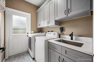 39W901 Carl Sandburg Rd, Saint Charles, IL 60175 - Photo 18