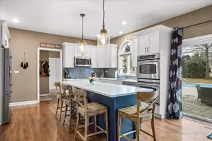 39W901 Carl Sandburg Rd, Saint Charles, IL 60175 - Photo 12