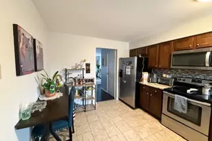 9430 Bay Colony Dr, Des Plaines, IL 60016 - Photo 6