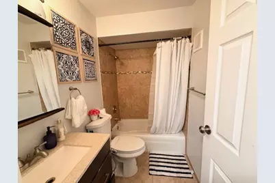 9430 Bay Colony Drive #2N, Des Plaines, IL 60016 - Photo 10