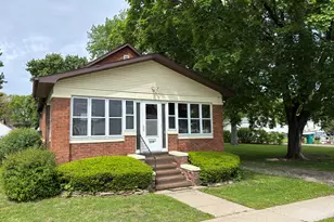 310 S Murdock St, Streator, IL 61364 - Photo 2