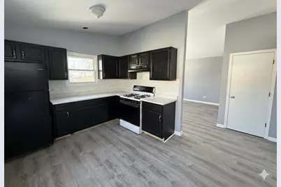 35330 N Nielsen Drive, Round Lake Beach, IL 60073 - Photo 2