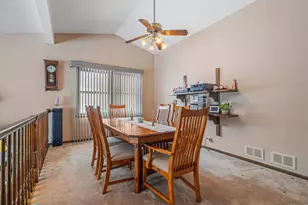 2439 N Windsor Dr, Arlington Heights, IL 60004 - Photo 6