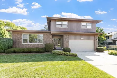 2439 N Windsor Drive, Arlington Heights, IL 60004 - Photo 2