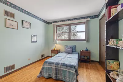 2439 N Windsor Drive, Arlington Heights, IL 60004 - Photo 14