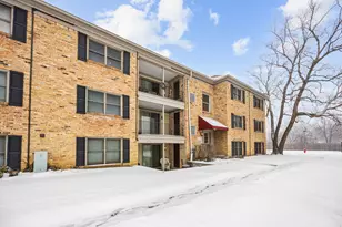 1724 Fayette Walk, Hoffman Estates, IL 60169 - Photo 1