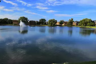 9368 Bay Colony Dr, Des Plaines, IL 60016 - Photo 18