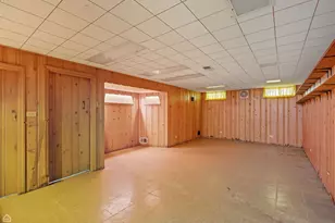 8301 Karlov Ave, Skokie, IL 60076 - Photo 14