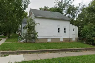 1097 W Green St, Decatur, IL 62522 - Photo 4