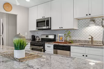 1041 N Mill Street #203, Naperville, IL 60563 - Photo 14