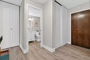 1041 N Mill St, Naperville, IL 60563 - Photo 4