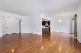 8210 Elmwood Ave, Skokie, IL 60077 - Photo 4