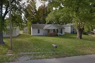 713 Burrell St, Carmi, IL 62821 - Photo 2