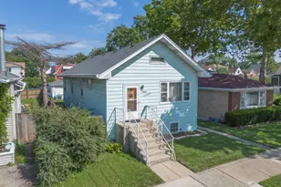 1042 Circle Ave, Forest Park, IL 60130 - Photo 2