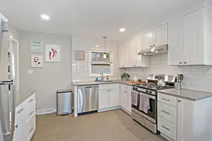 2532 N Jackson Street N, Waukegan, IL 60087 - Photo 16