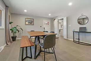 2532 N Jackson Street N, Waukegan, IL 60087 - Photo 6